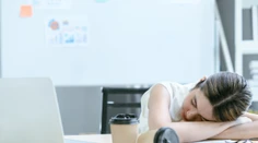 Máte problémy so spánkom? Lekár prezradil, čomu sa treba večer po šiestej vyvarovať