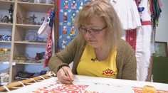 Sú neoddeliteľnou súčasťou slovenskej kultúry. O kroje pani Eleny je veľký záujem aj v zahraničí