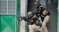 Po veľkej policajnej akcii vyhostili zo Slovenska 30 cudzincov