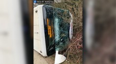 Nehoda v Jasove sa mohla skončiť tragédiou. Vodič od únavy prešiel do protismeru