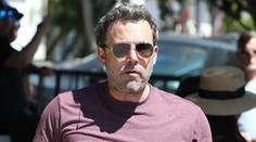 Po troch mesiacoch si našiel náhradu. Ben Affleck randí s touto blondínkou