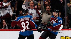 V NHL v noci hviezdil päťbodový MacKinnon