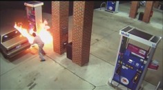 Benzínka skončila v plameňoch! Muž chcel len podpáliť pavúka