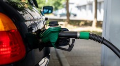 Ceny pohonných hmôt išli pred sviatkami mierne hore. Čo nás čaká na pumpách začiatkom nového roka?