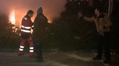 Hádajte, čo robil chlap s fľašou pri ohni v Prešove