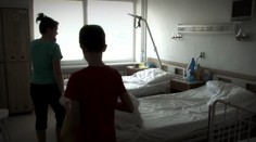 Rodičia môžu po novom zostať s chorými deťmi. Nemocnice však už teraz hovoria, že oddelenia nenafúknu