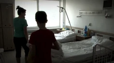 Rodičia môžu po novom zostať s chorými deťmi. Nemocnice však už teraz hovoria, že oddelenia nenafúknu