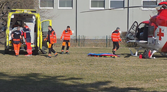 Po tragédii v Komárne bojuje o život aj 64-ročný muž. Utrpel vážne zlomeniny