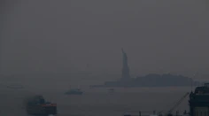 Východné pobrežie USA zahalil sivý opar. Spôsobili ho rozsiahle požiare
