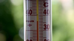 V piatok bude ešte horúcejšie. Extrémne teploty zasiahnu sedem okresov