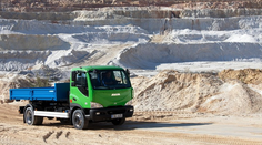 Avia sa vracia na cesty. Obnovia aj jej tradičné logo