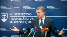 Odvolali ich za kauzu Bžán, dostanú zlaté padáky: Toto sú sumy, ktoré musí vyplatiť štát