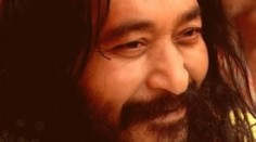 Ľudia veria, že ich guru stále žije! Pre istotu ho dali do mrazničky