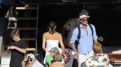 Beckhamovci na jachte v outfitoch za tísice eur! Z tých súm sa vám zatočí hlava