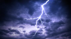 Útek, udica či okraj lesa. Tu je zoznam vecí, ktoré vás môžu počas búrky prizabiť