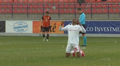 VIDEO: V Ružomberku to bol pravý boj o prežitie v Niké lige. Dukla po párty VAR rozhodnutí konečne vyhrala