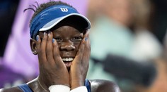 Spanilú jazdu domácim turnajom zakončila ziskom titulu. Mladučká Kanaďanka prekvapila tenisový svet