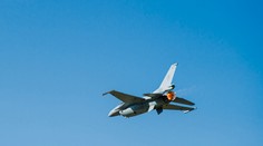 Stíhačka F-16 so slovenským pilotom uskutočnila prvý oficiálny let nad Slovenskom