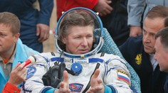 Z vesmíru sa na Zem vrátila časť posádky z ISS. Je v nej aj rekordman