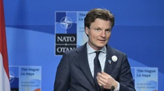 Trumpovu ponuku využila prvá krajina. Člen NATO nakúpi od USA zbrane pre Ukrajinu
