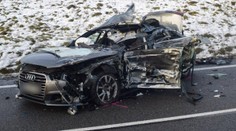 Hrozivo vyzerajúca zrážka mladého vodiča s kamiónom: Poliaci havarovali pred cieľom