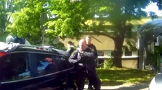 VIDEO: Dráma v Brne. Mamičke sa nečakane zamklo rozpálené auto, batoľa zostalo uväznené vo vnútri