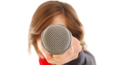 Politici budú mať opäť právo na odpoveď