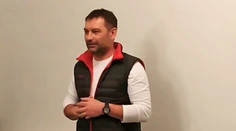Auto na dvore sa stalo osudným starostovi malej obce pri Banskej Bystrici