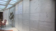 Ako chodník v Hollywoode. Na stene slávy v Nitre pribudlo päť mien