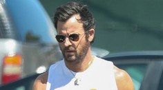 To je ale biceps. Jennifer Aniston má doma poriadny kus chlapa