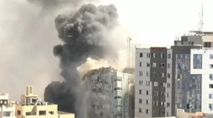 VIDEO: V Gaze zničili budovu, v ktorej sídlili médiá. Stavba sa zrútila ako domček z kariet