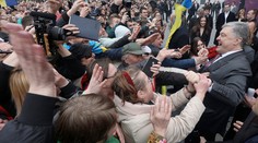 Porošenko na predvolebnej debate bol sám, Zelenskyj neprišiel