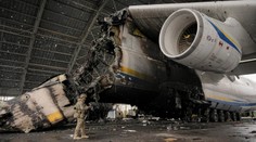 FOTO: Rusi pri Kyjeve zničili najväčšie dopravné lietadlo sveta AN - 225