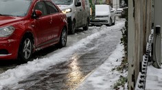 Na slovenských cestách sa objavuje „čierny ľad“. Vodiči si smrteľný úkaz ani nevšimnú