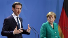 Merkelová chce hodnotiť Kurza podľa činov, v utečeneckej politike sa rozchádzajú