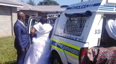 Nepovolenú svadbu ukončili policajti. Novomanželia strávili svadobnú noc vo väzení