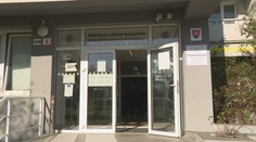 Na cudzineckej polícii je problém, s termínmi kupčia kšeftári. Cudzinci si mesiace nevedia vybaviť povolenia