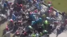 Obrovský hromadný pád na Tour de San Louis! Sagan je rád, že sa mu vyhol