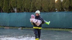 Ľuďom v Sliači musia nosiť ohrievače. Situácia je v meste stále vážna