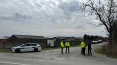V Plaveckom Štvrtku budujú dezinfekčné brány a zátarasy. Pre slintačku obmedzili prejazd do obce