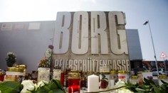 U strelca z Grazu našli aj bombu. Pri vražednom besnení padlo 40 rán, do triedy sa prestrieľal brokovnicou