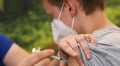 Vedľajšie účinky po podpornej dávke vakcíny sú podobné ako po druhej dávke, ukázala štúdia
