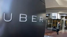 Taxikári zablokujú Bratislavu, protestujú proti Uberu