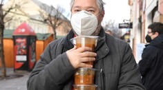 Nová vlna koronavírusu príde na prelome leta a jesene. Zatváranie škôl, reštaurácií či povinné respirátory už nehrozia