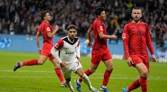 Egypťan z Frankfurtu úradoval a Bayern znovu zakopol. Bundeslige už bodovo nekraľuje sám