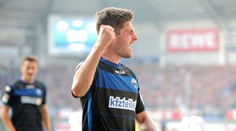 "Lišiacky" gól od nováčika Bundesligy si futbalový svet bude dlho pamätať