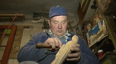 Prišiel o prsty, no aj napriek tomu vyrobil drevený oltár. Úplne zadarmo