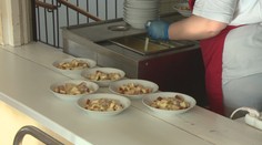 Zadarmo obedy nefungujú všade: Rodičia niekde musia aj doplácať
