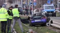 V Lipsku vrazilo auto do ľudí. Hlásia dve obete a vážne zranených