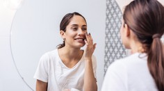 Prírodný botox bez ihiel: Jeden trend domácej starostlivosti o pleť ovládol sociálne siete